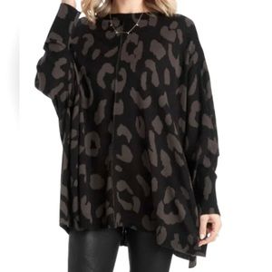 Soft BEAUTIFUL oversized sweater, this is flattering on everything!!!❤️